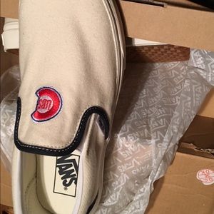 Men Chicago Cubs vans